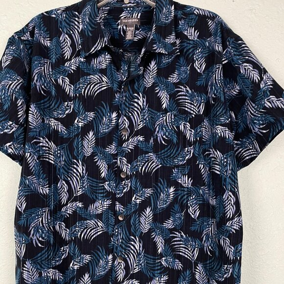 Van Heusen Men’s Air Short Sleeve Button Down Shirt – Blue Leaf Print – Size XL - Picture 6 of 15